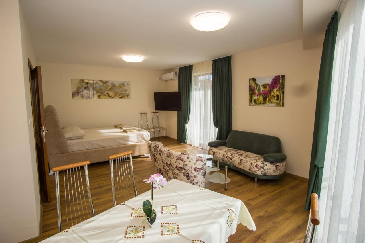 Guest Apartments Stela Tsarevo Ngoại thất bức ảnh
